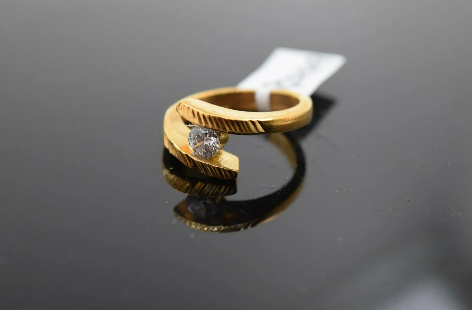 22k Gold Elegant Ladies Ring, Tension Band, Size 6, Resizable - Item R2449