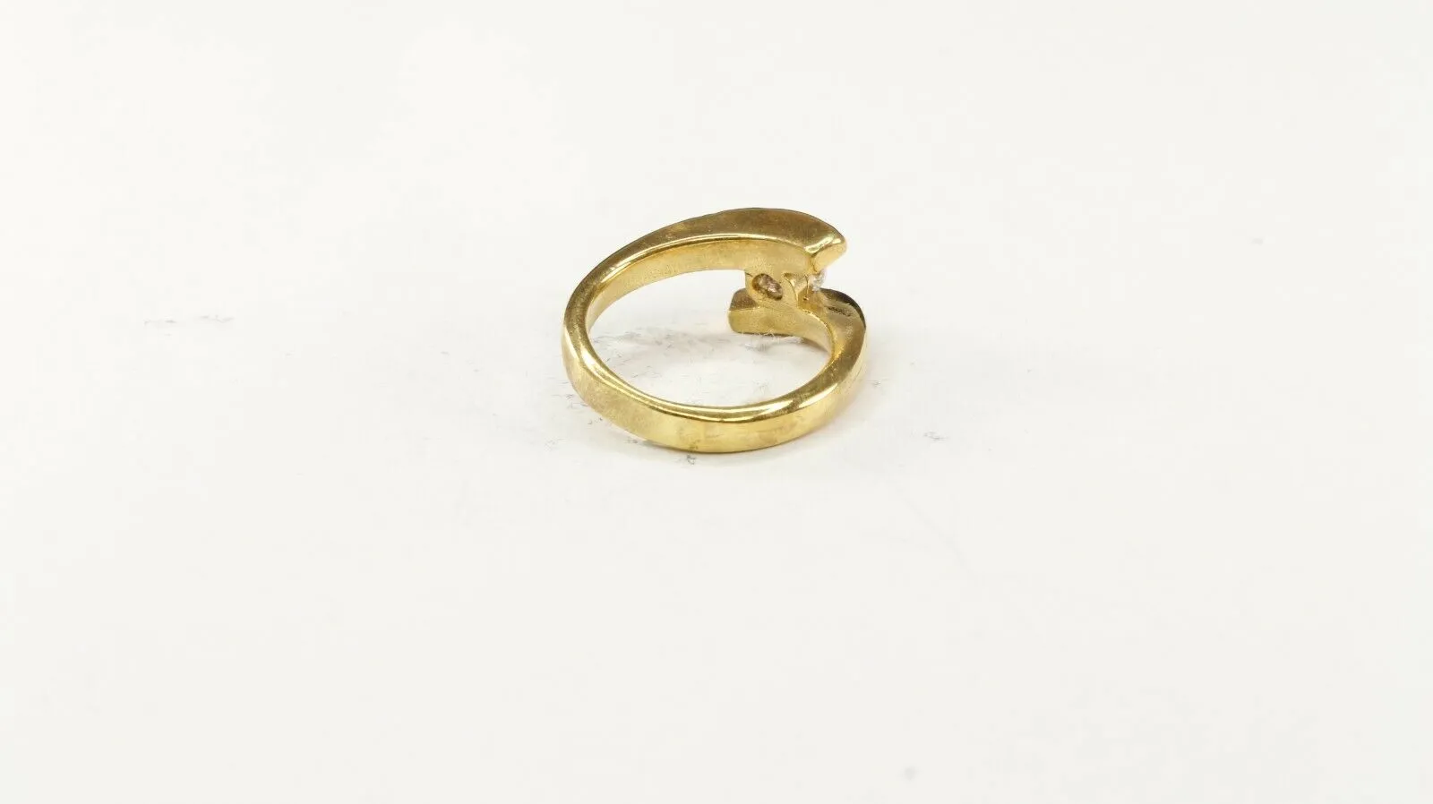 22k Gold Elegant Ladies Ring, Tension Band, Size 6, Resizable - Item R2449