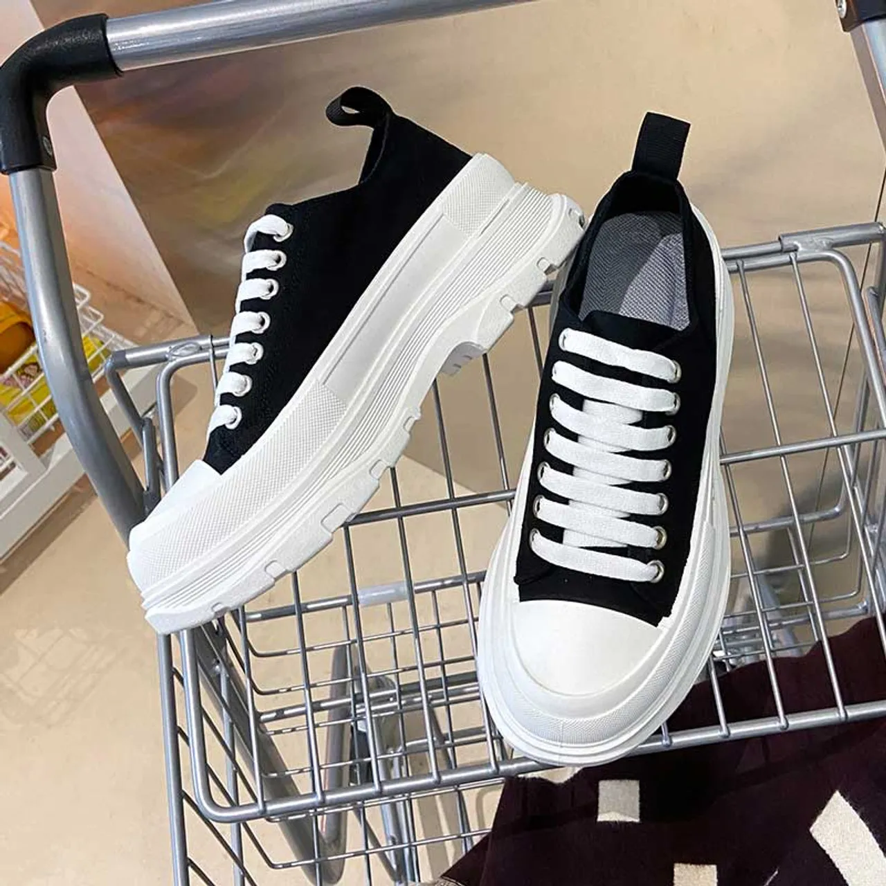 Chic Black Letter Print Casual Canvas Shoe