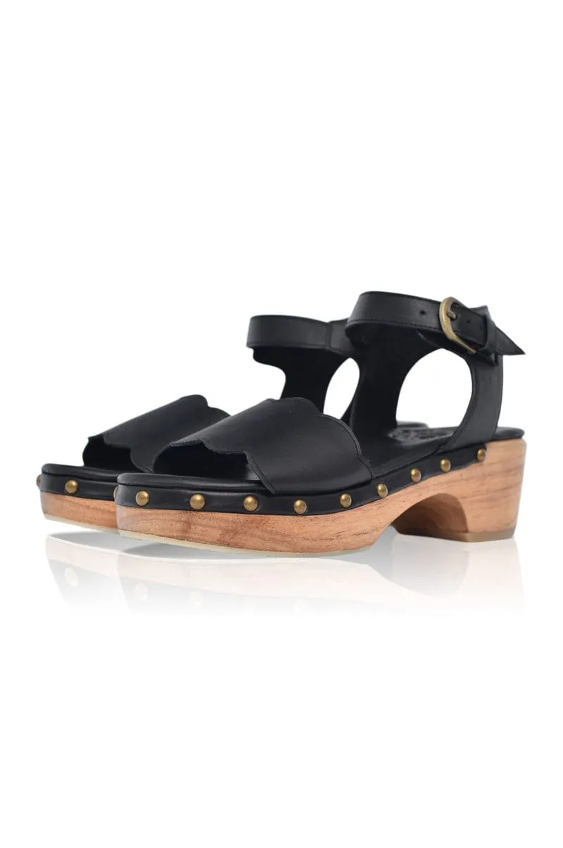 Black Santa Monica Clog Sandals