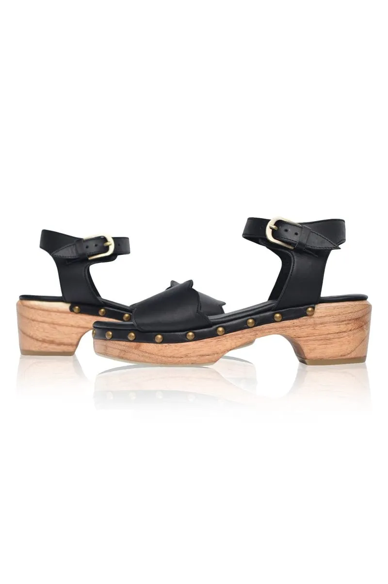 Black Santa Monica Clog Sandals