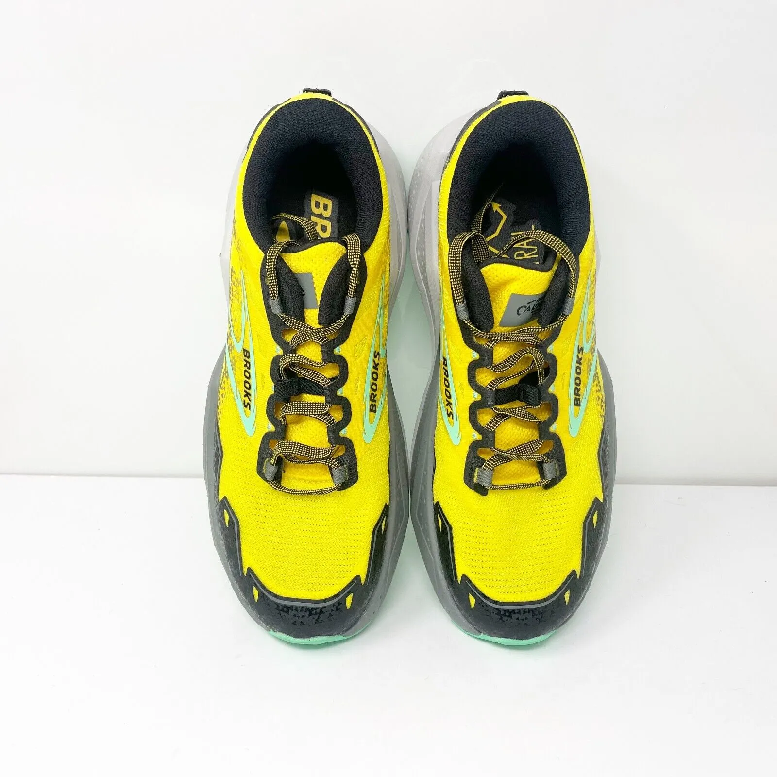 Brooks Mens Caldera 7 1104151D741 Yellow Running Shoes Sneakers Size 8.5 D