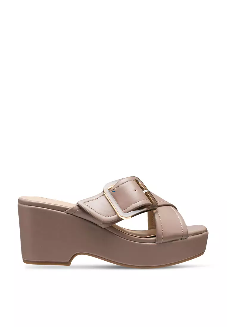 Buckled Wedges