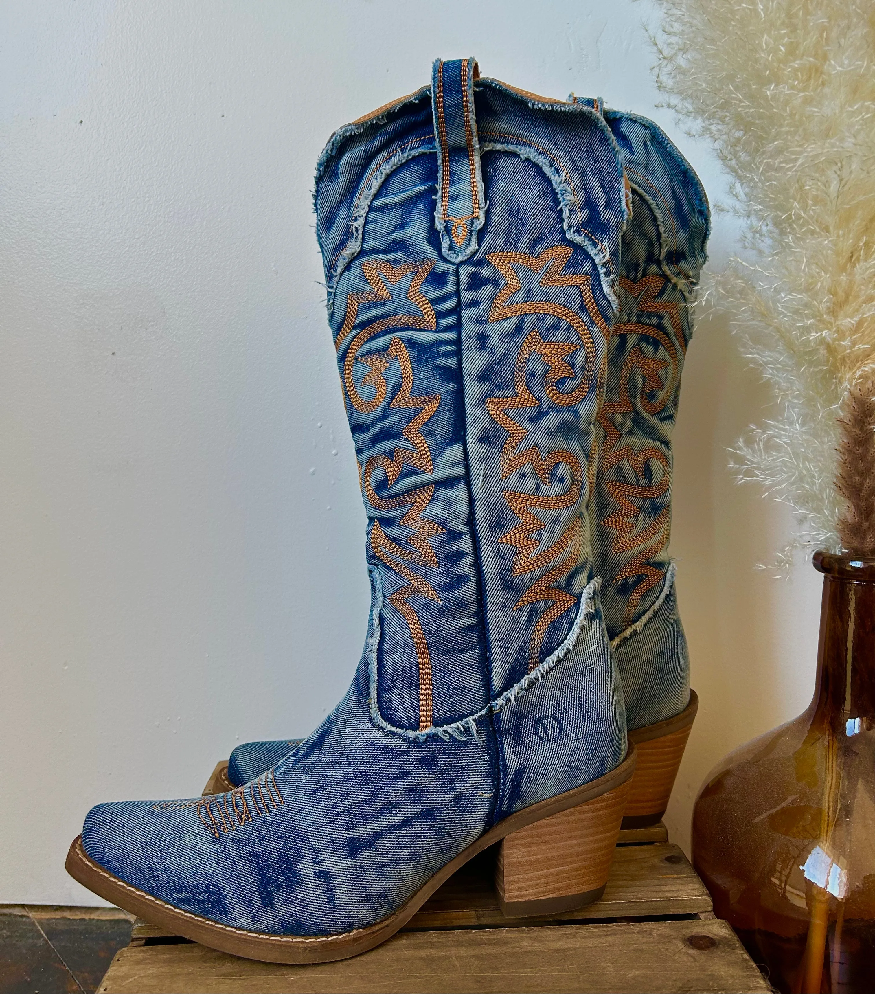 Cowgirl boots Texas tornado women's boots.