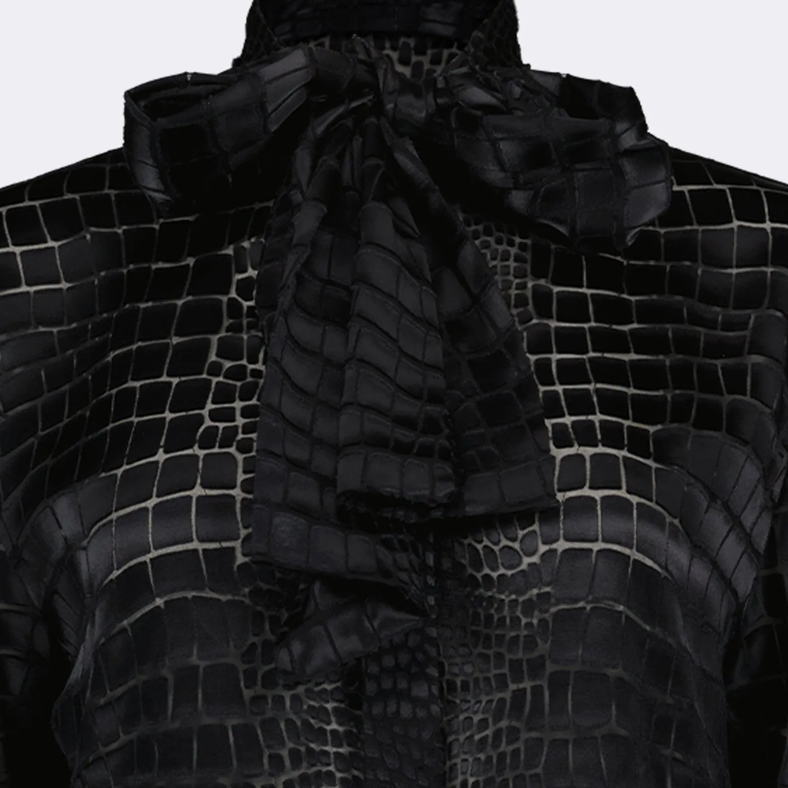 Crocodile Effect Lavallière Shirt