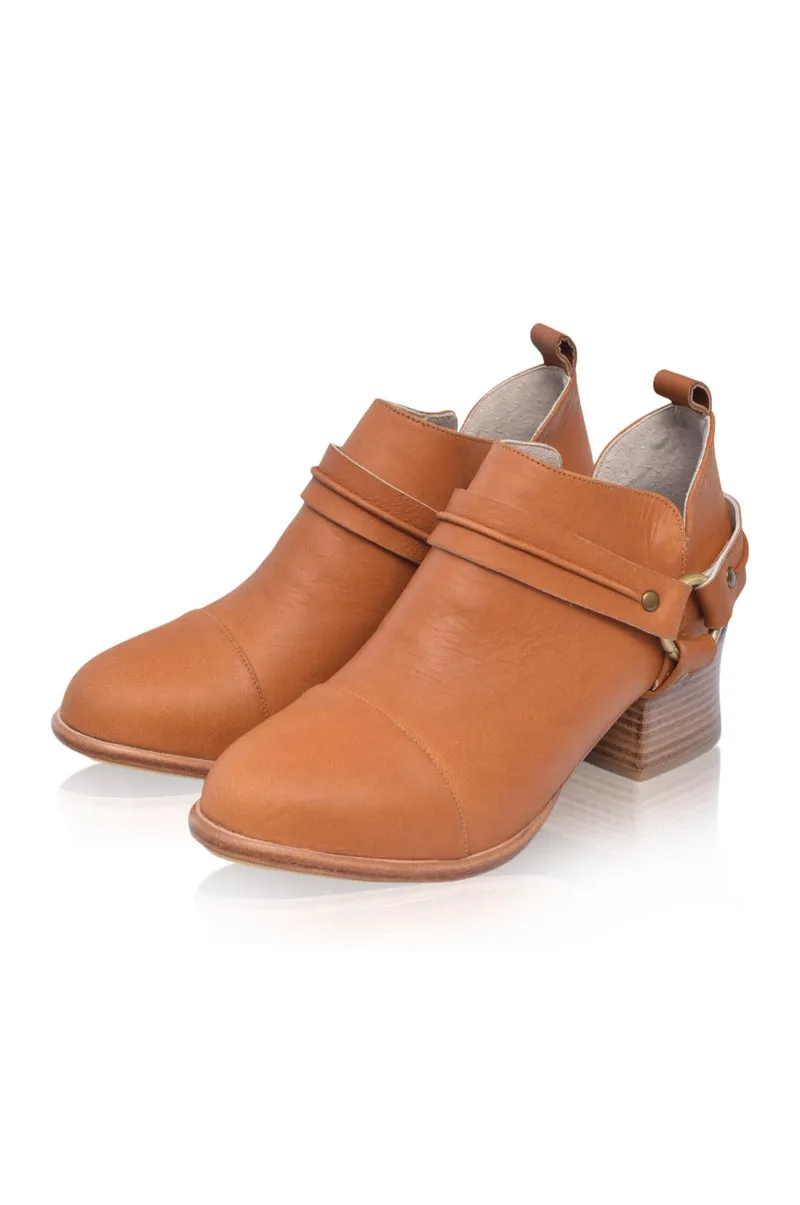 Dasha Low Ankle Boots Dark Tan - Shop Now.