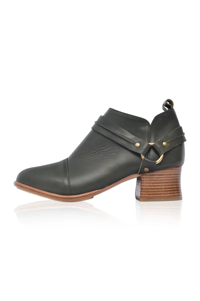 Dasha Low Ankle Boots Dark Tan - Shop Now.