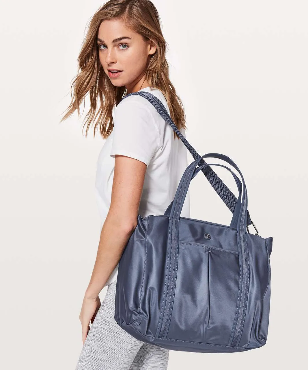 Lululemon Everywhere Bag *23L