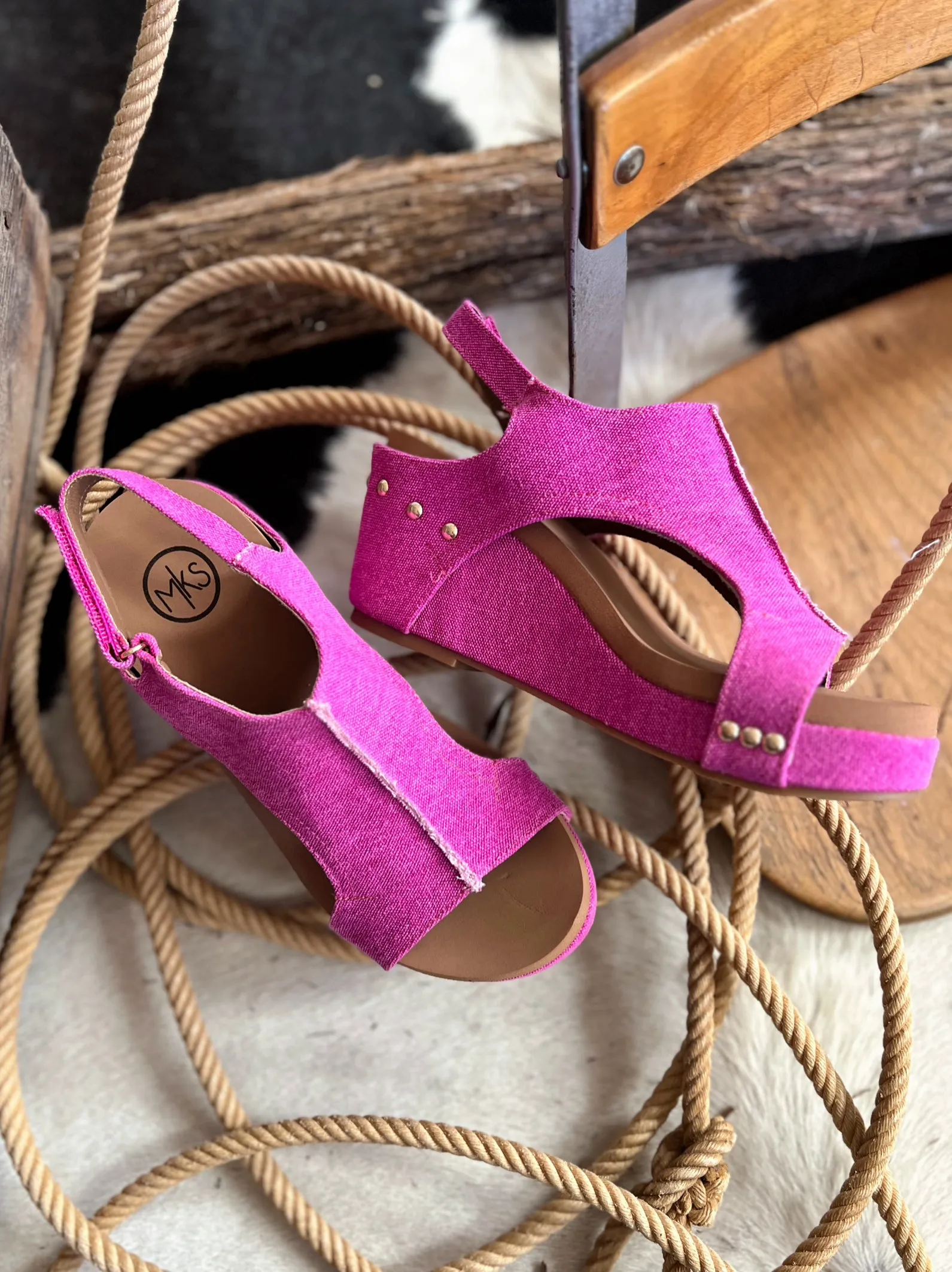 Melissa Fuchsia Wedges