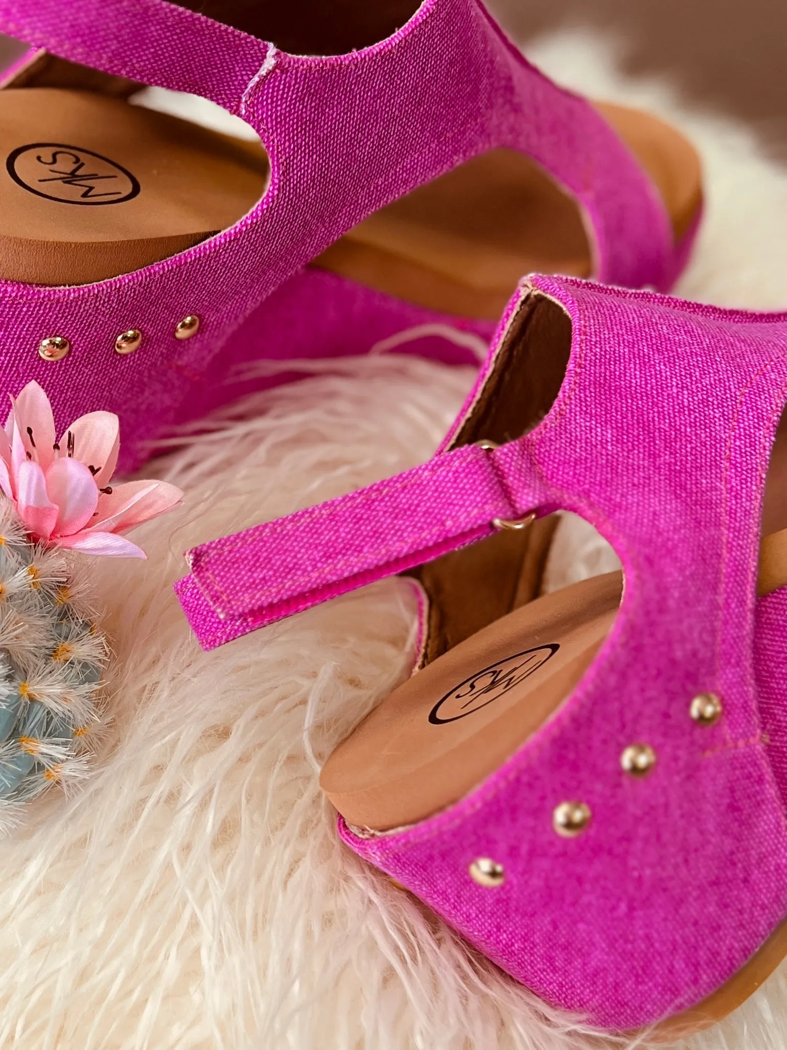 Melissa Fuchsia Wedges