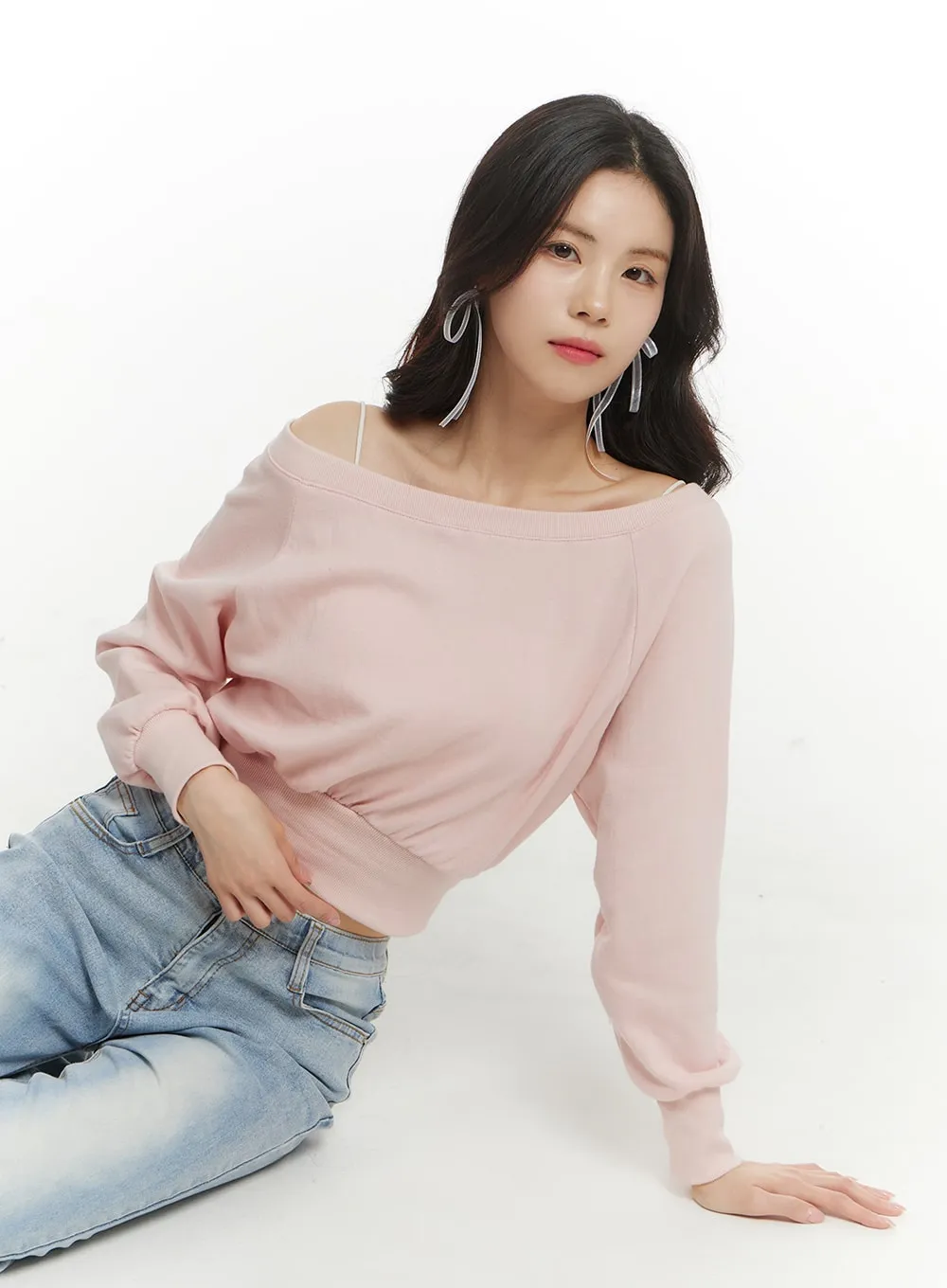 Off-the-Shoulder Cropped Sweatshirt OF427