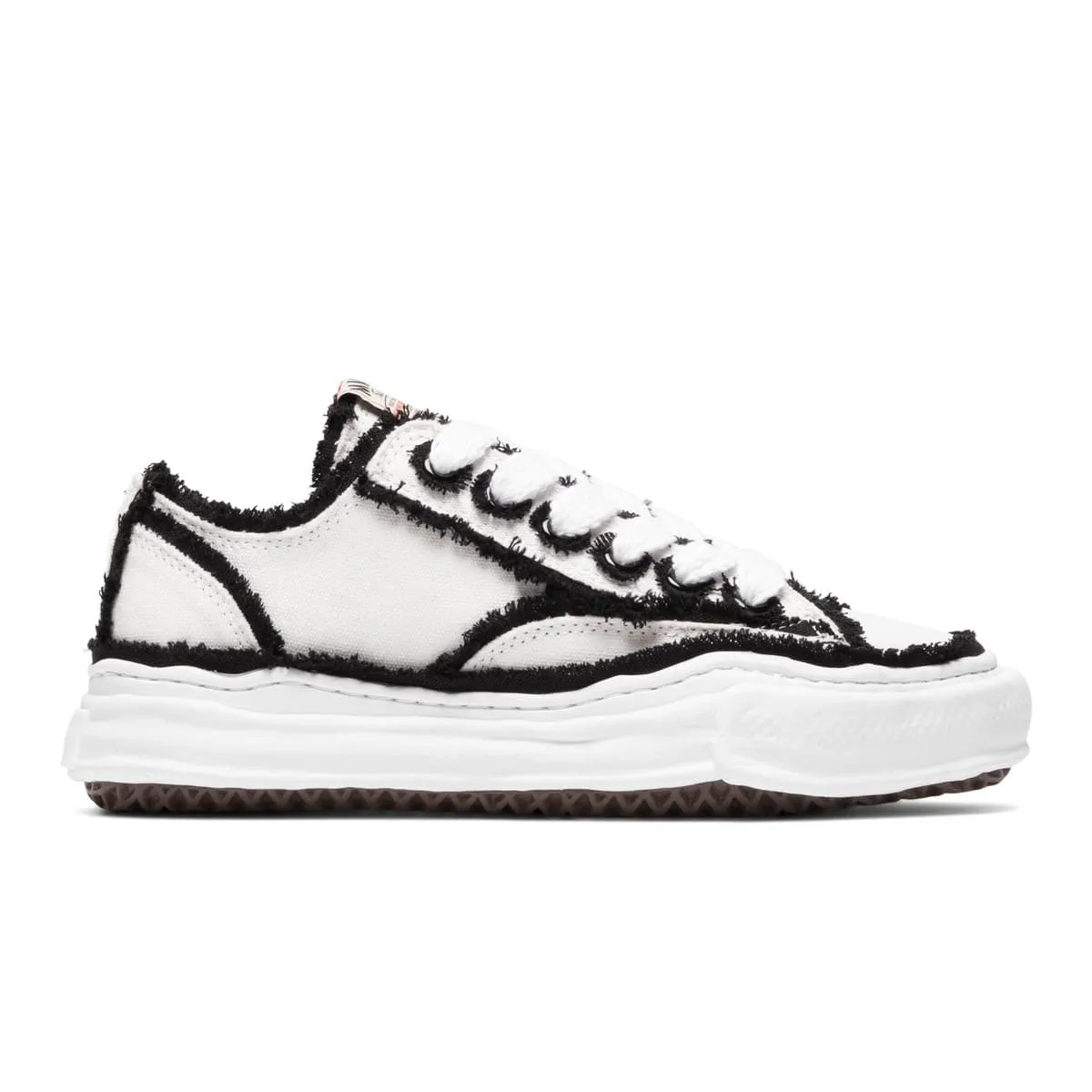 PETERSON LOW TOP SNEAKERS WHITE | Bodega