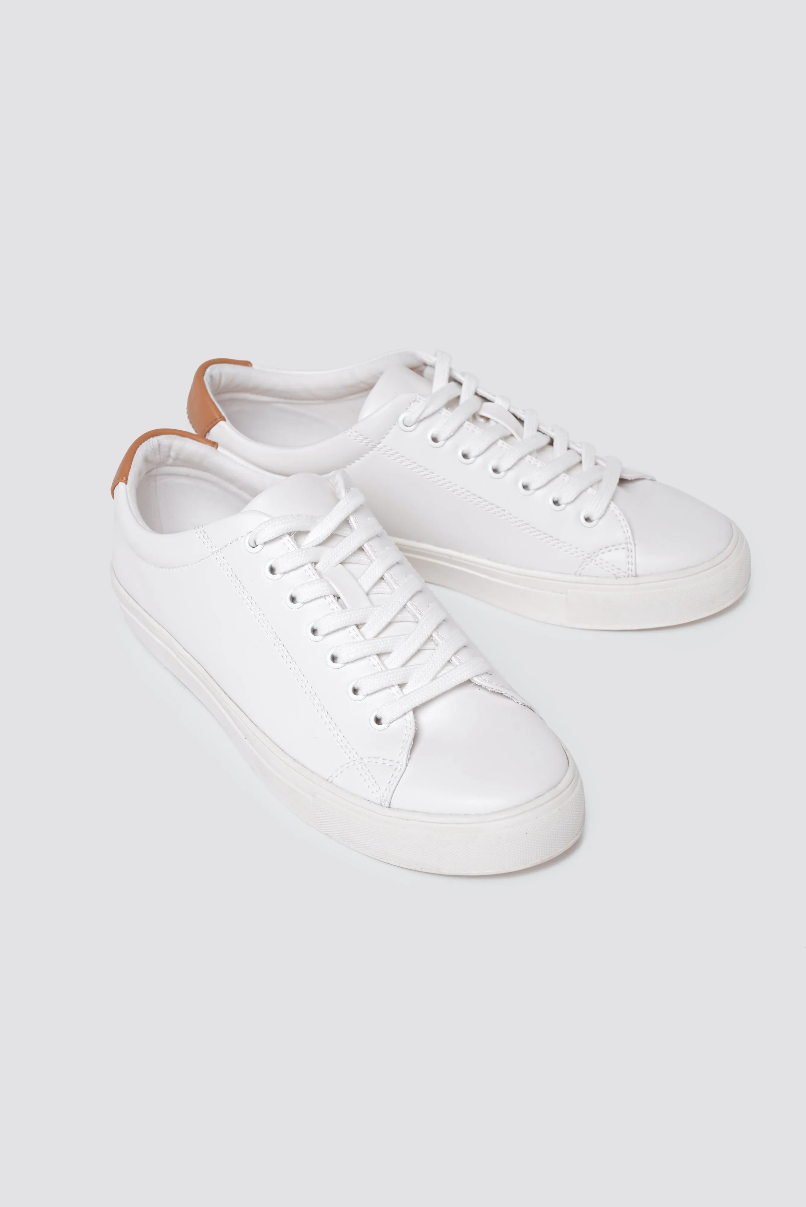 R-Kind Vegan Trainer Moon White