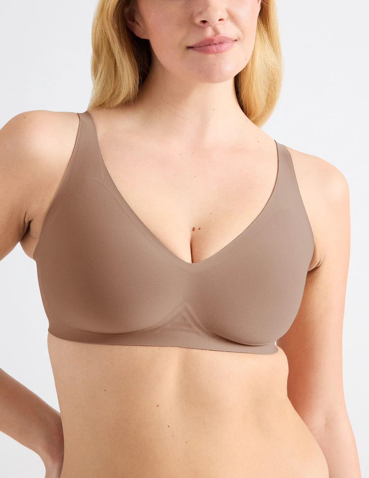 Revolution V-Neck Bra