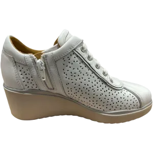 Women's White Sneakers Code: K55334B