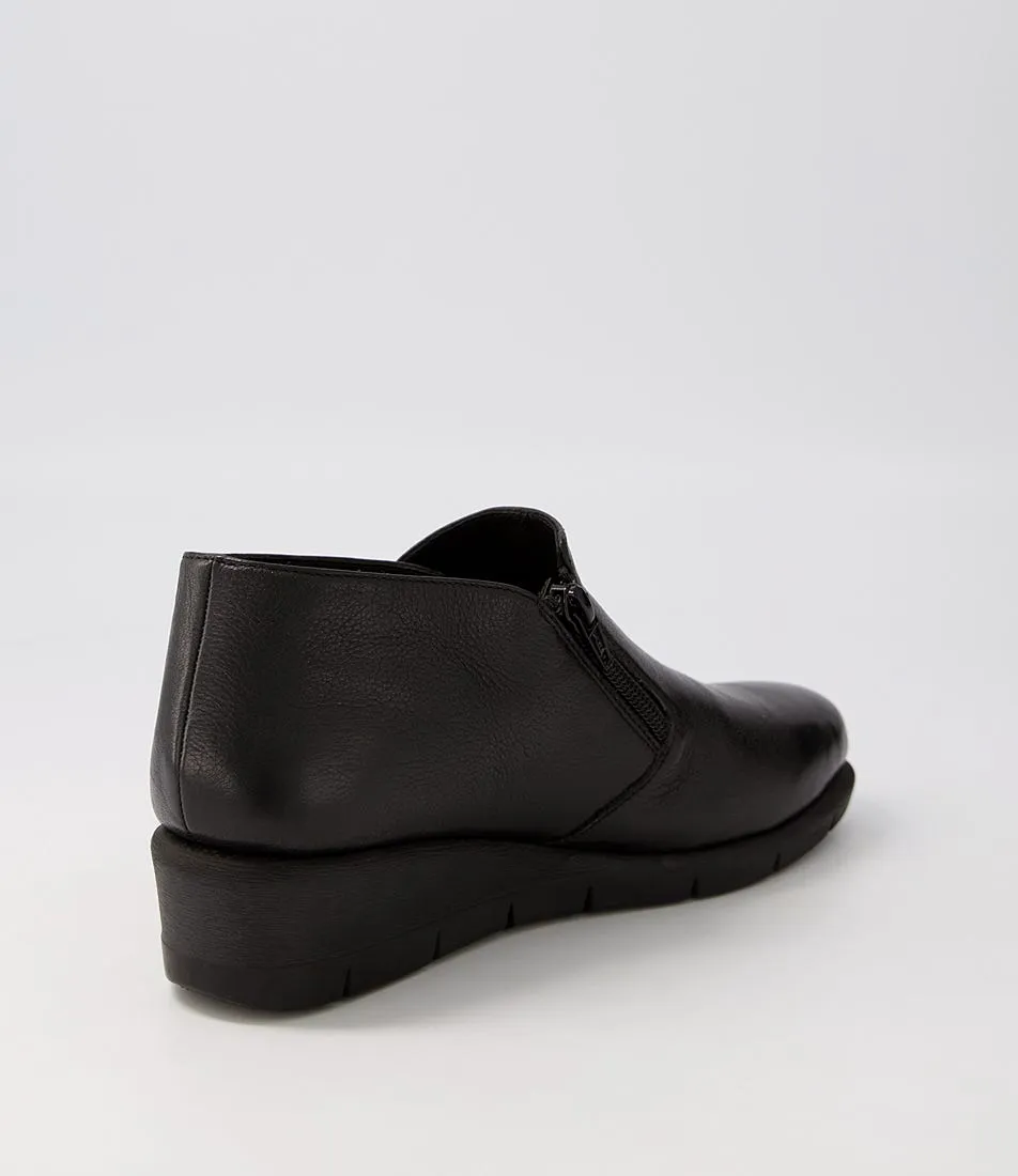 SUPERSOFT Monster Black Leather Wedges