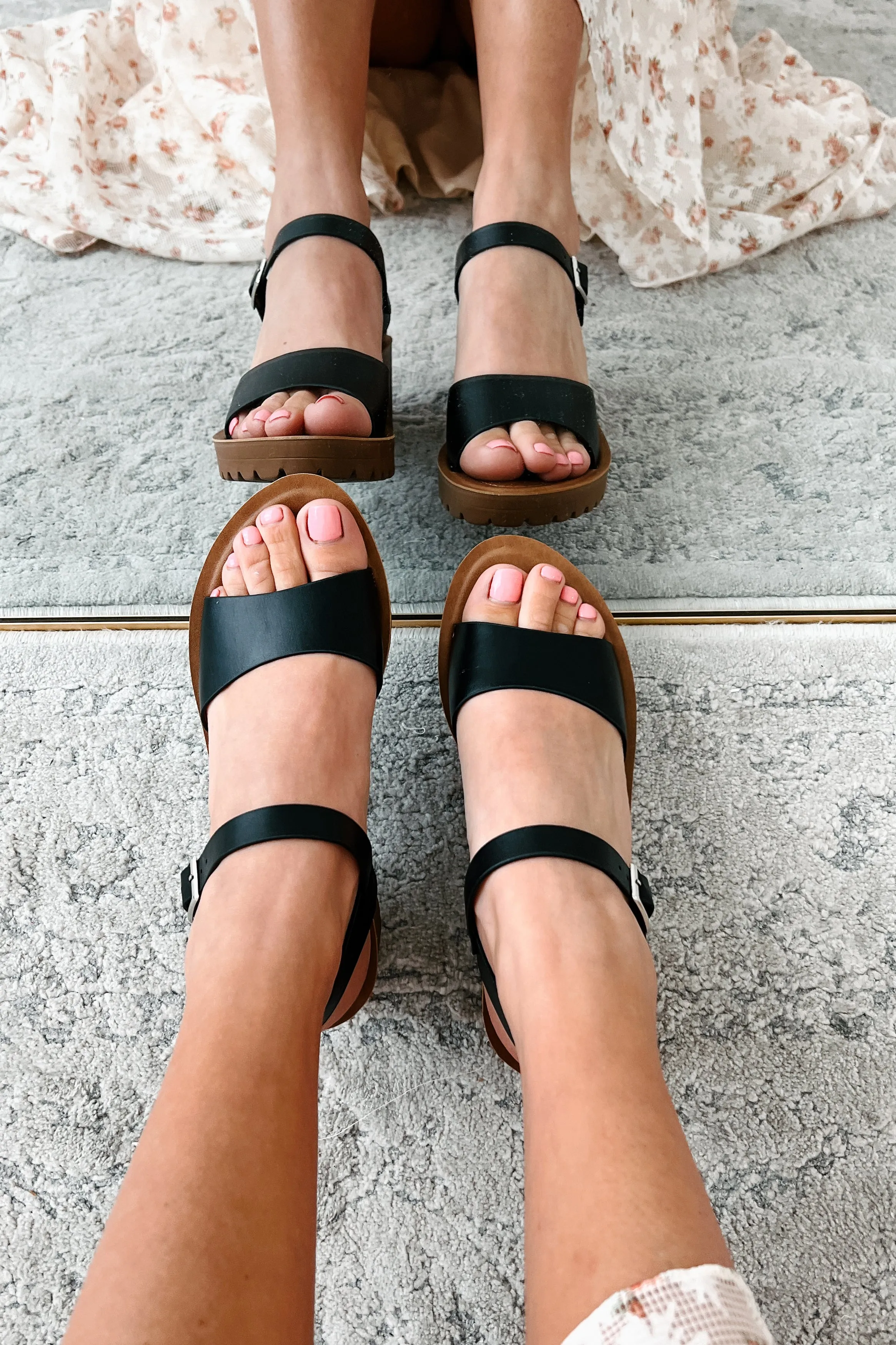 Walking On Air Open Toe Chunky Heel Sandals (Black)